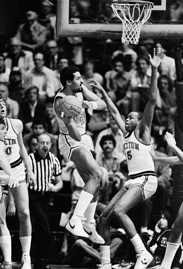 Robinson was a standout forward for Princeton University, becoming a two-time Ivy League player of the year. Although he was drafted into the NBA for the Philadelphia 76ers in 1983, he never played a game