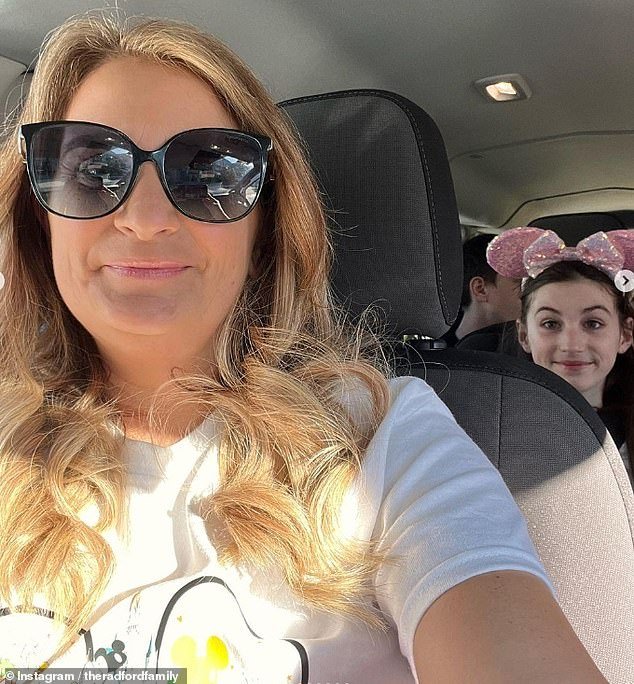 Sue took some selfies as she shared snaps from the family's US trip on their Instagram page this Monday