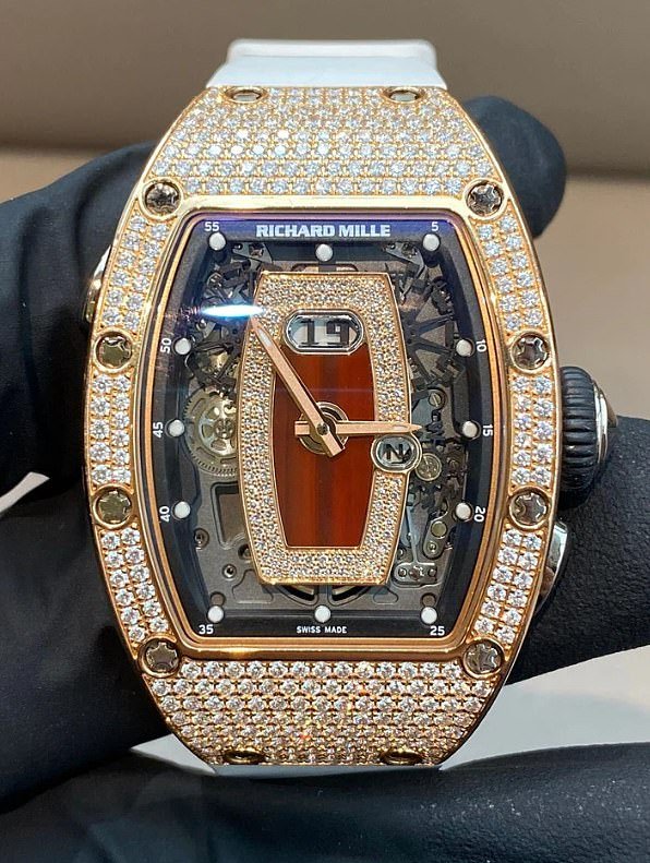 A rose gold version of the same Robert Mille watch is currently set with an auction price of $500,000AUD on Warani
