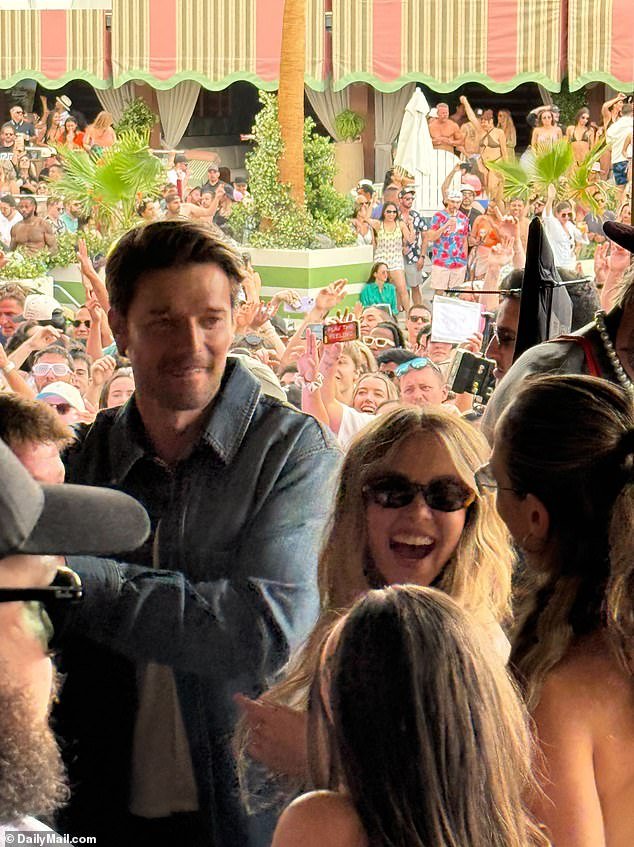 Patrick Schwarzenegger then entered the VIP zone, where he began chatting with Sydney