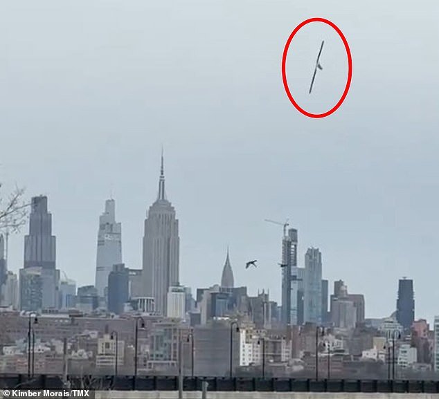 Harrowing footage captured the moment the helicopter rotor blade flew off and splashed into the Hudson River after the deadly crash