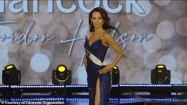 Hudson wowed the crowd in a blue dress on the first night of the competition in Maine