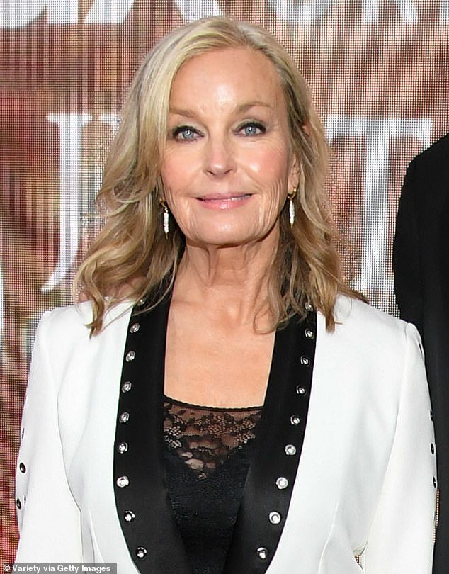 For her latest public appearance, Derek exuded a youthful glow