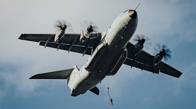 A British A400 aircraft deploys paratroopers over Gotland