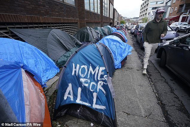 Home Office figures show more than 7,000 migrants have arrived in the UK so far this year after making the journey ¿ a new record high for the first four months of a calendar year