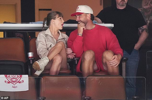 TNT's cameras caught Taylor Swift's four-word reaction to Travis Kelce before overtime